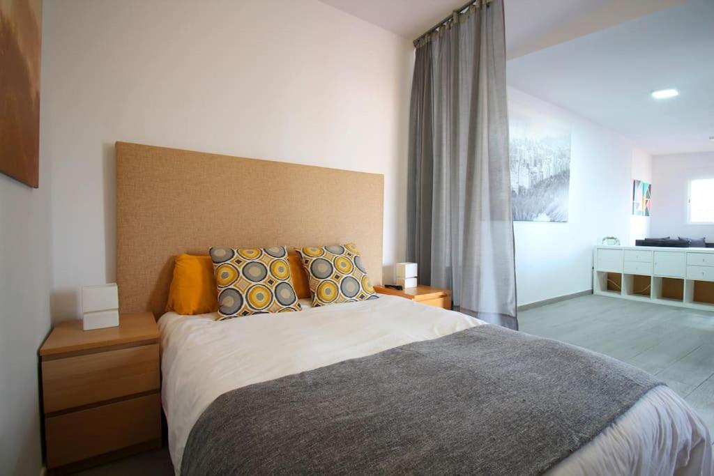 Suite Puerta Osario Con Terraza 塞维利亚 外观 照片