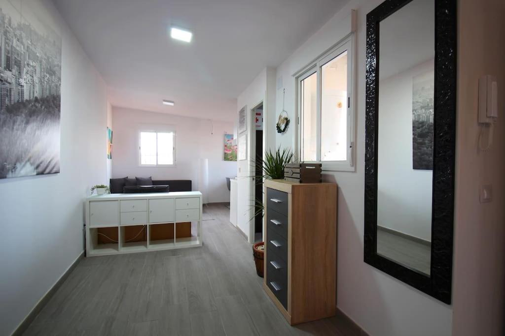 Suite Puerta Osario Con Terraza 塞维利亚 外观 照片