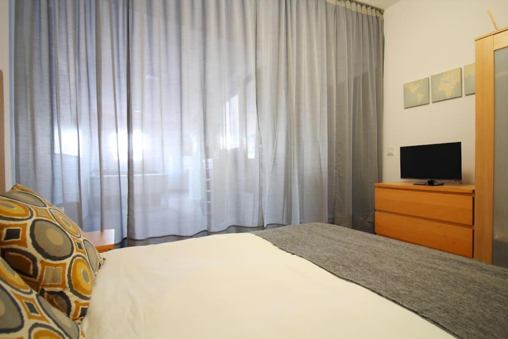 Suite Puerta Osario Con Terraza 塞维利亚 外观 照片