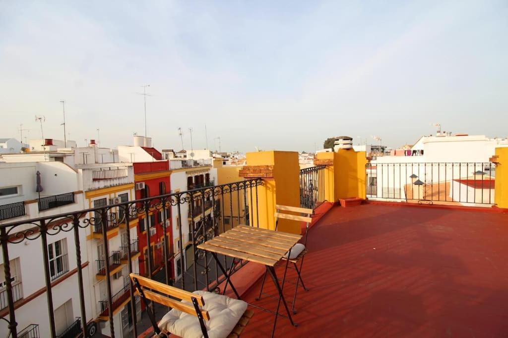 Suite Puerta Osario Con Terraza 塞维利亚 外观 照片